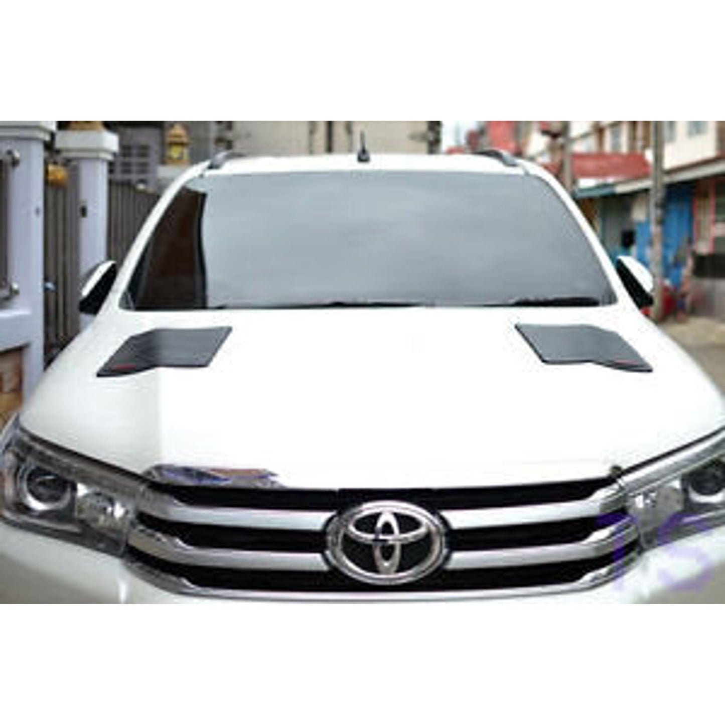 Toyota Hilux KUN Kut Snake Bonnet Vents