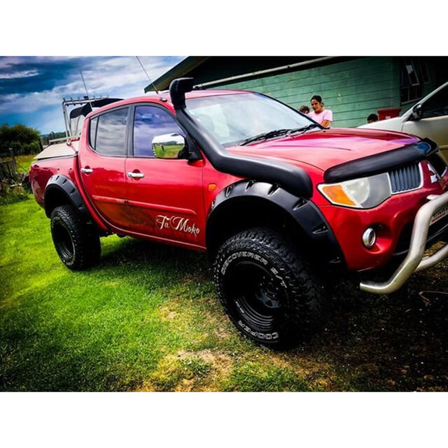 Mitsubishi Triton ML/MN 2014-2015 Kut Snake Flares