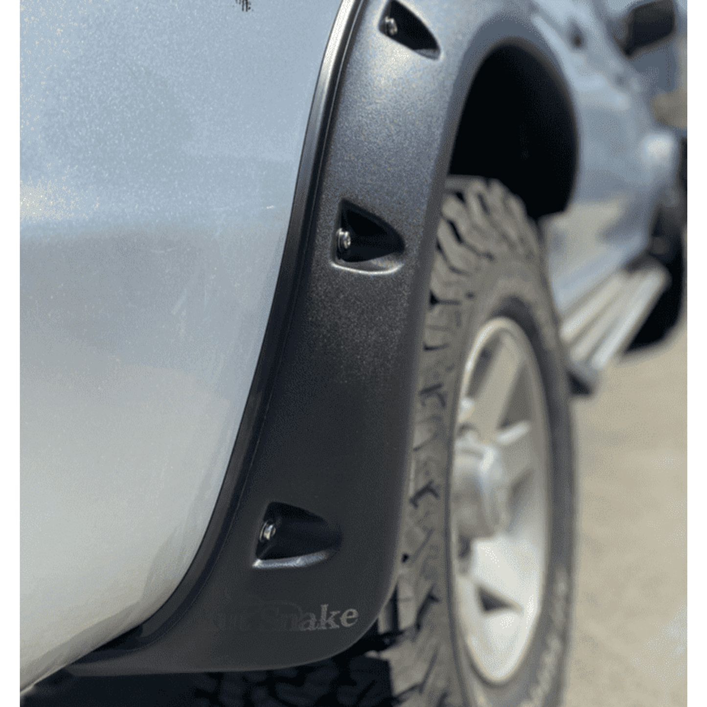 Mitsubishi Triton MK Kut Snake Flares